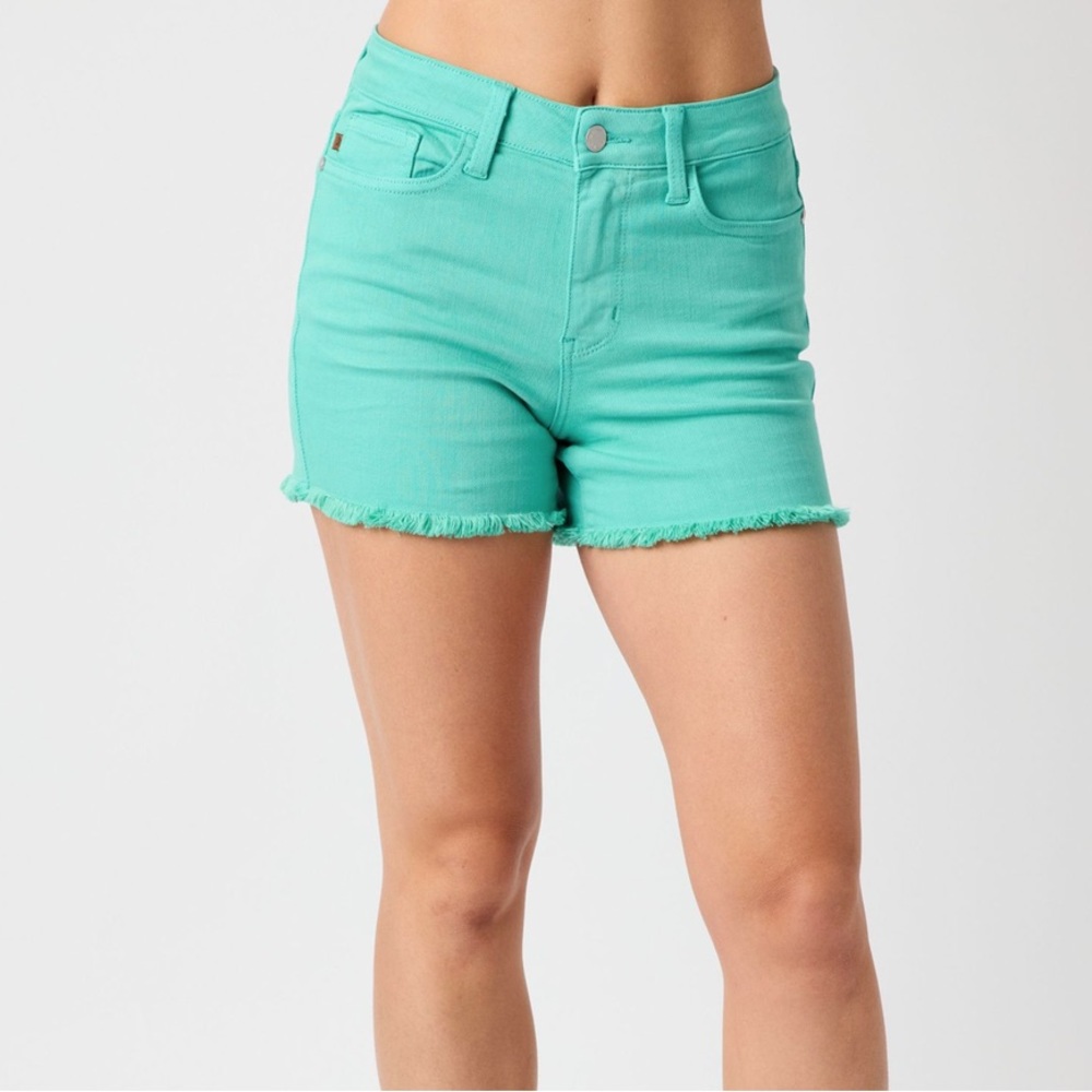 NWT Judy Blue 150281 mid rise Seafoam fray hem shorts 4”